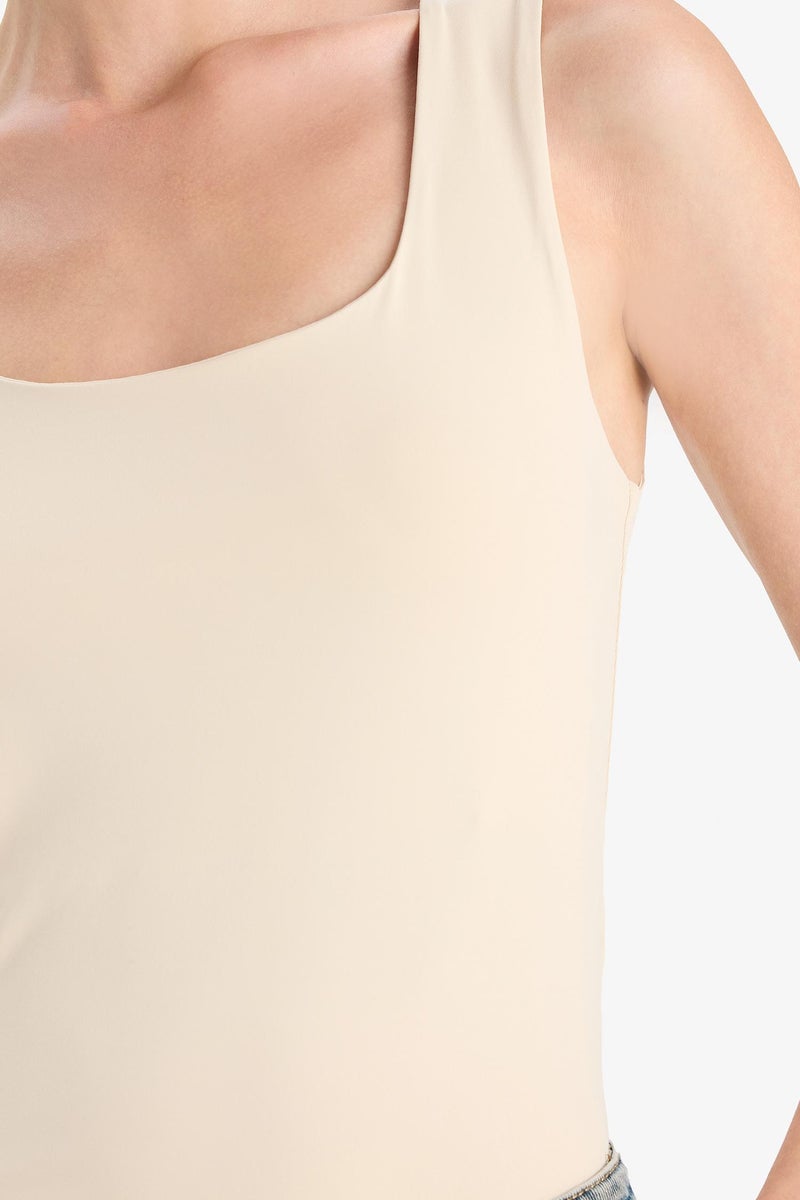 ديفاكتو تانك توب سليم فيت بيزك سادة بياقة مربعة - Image 5